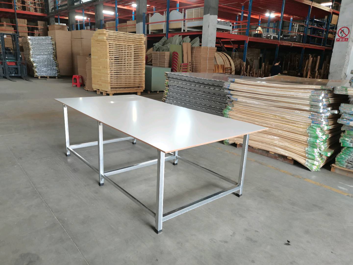桌子产品图 2
